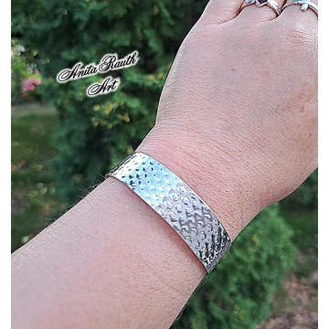 Lenyomatos karperec / Imprinted cuff