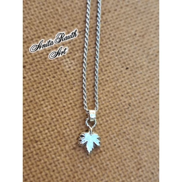 Ezüst levélke / Little silver leaf