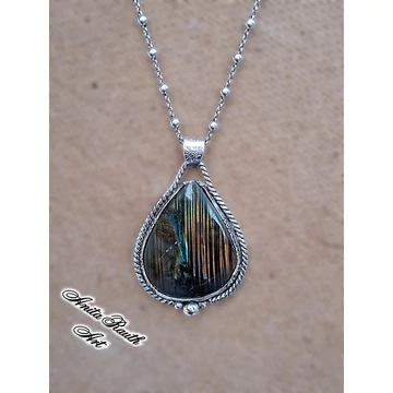 Labradorit medál (csíkos) / Labradorite pendant (striped)