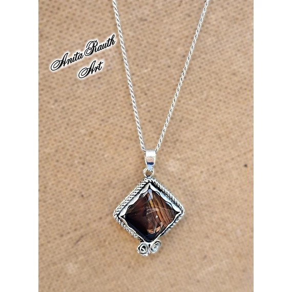 Üvegmedál rózsával / Glass pendant with a rose