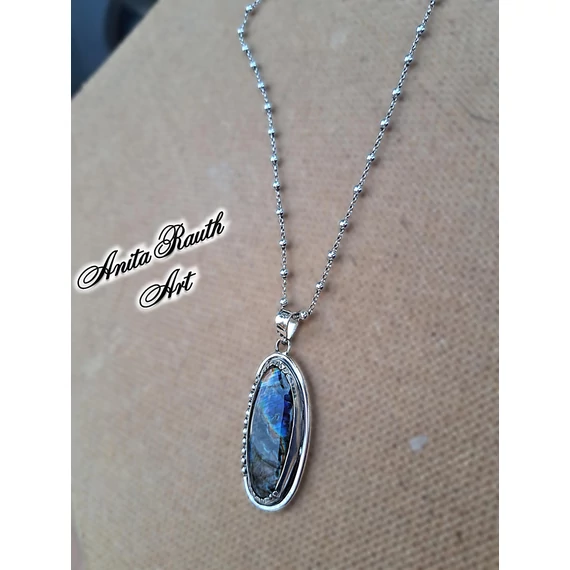 Labradorit medál (ovális) / Labradorite pendant (oval)