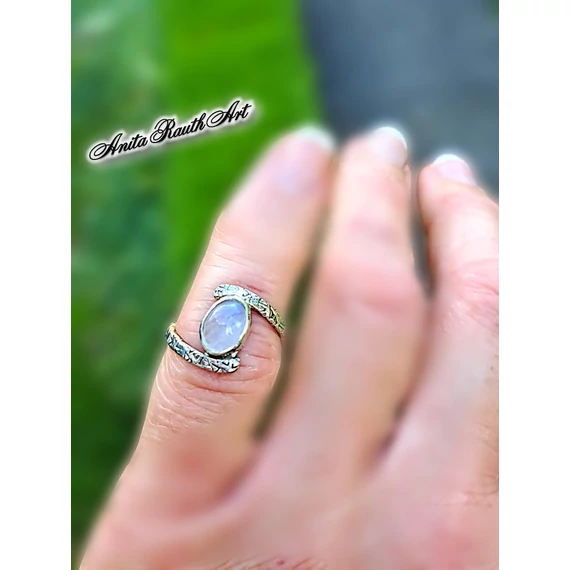 Holdköves vékony gyűrű / Thin ring with moonstone