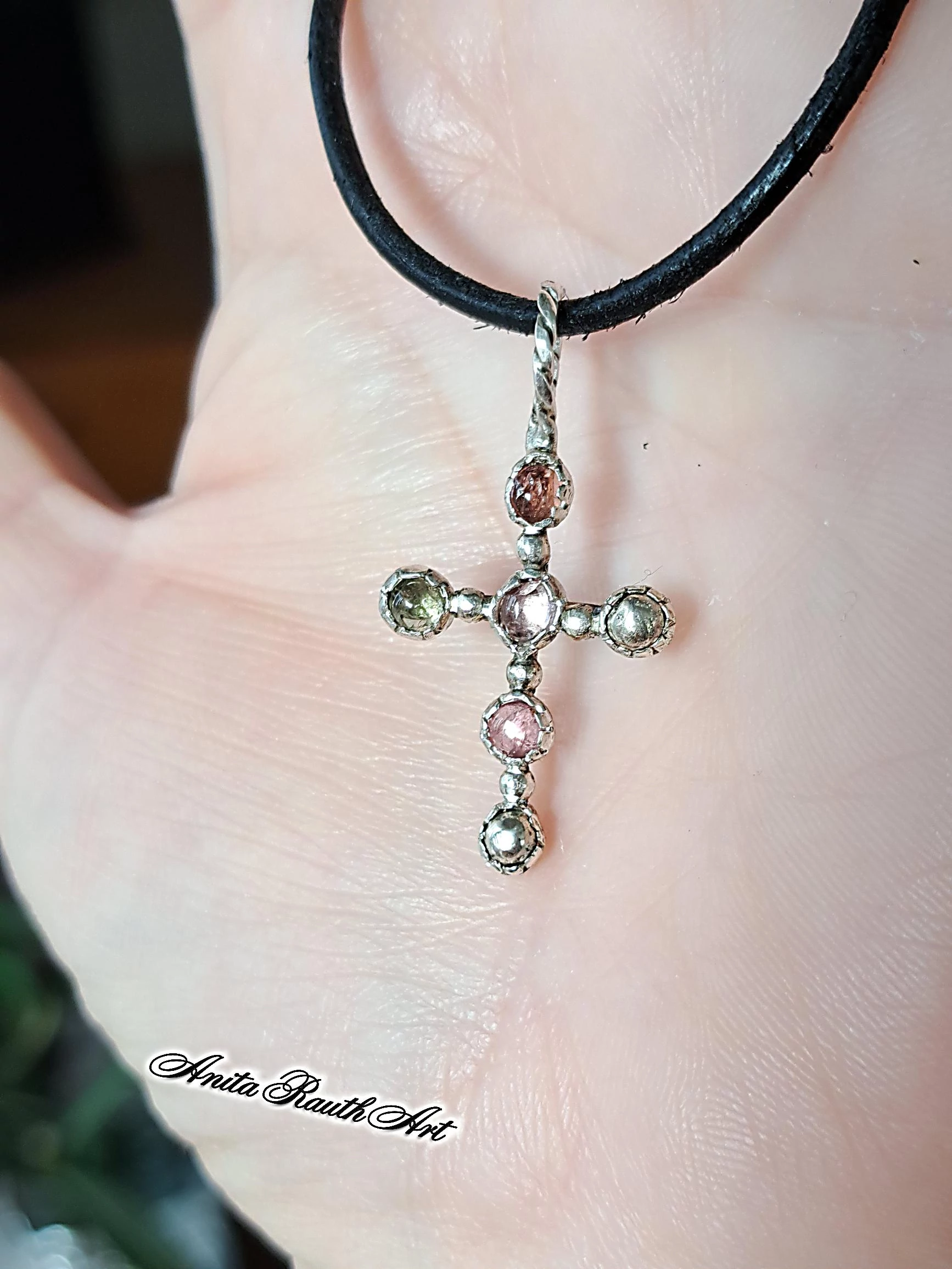 Kereszt kis turmalin kövekkel / Cross with little tourmaline stones