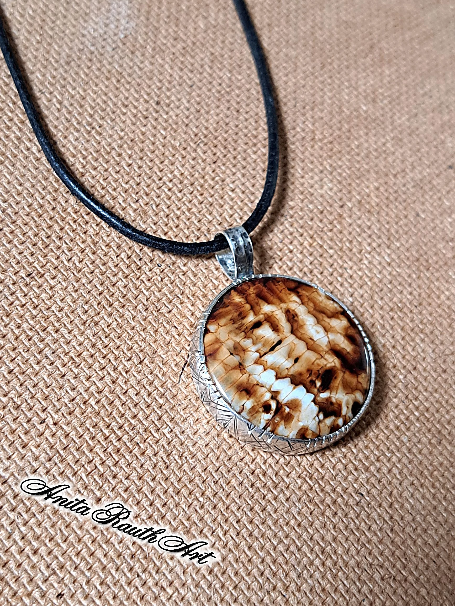 Kerek achátkő medál / Round agate stone pendant