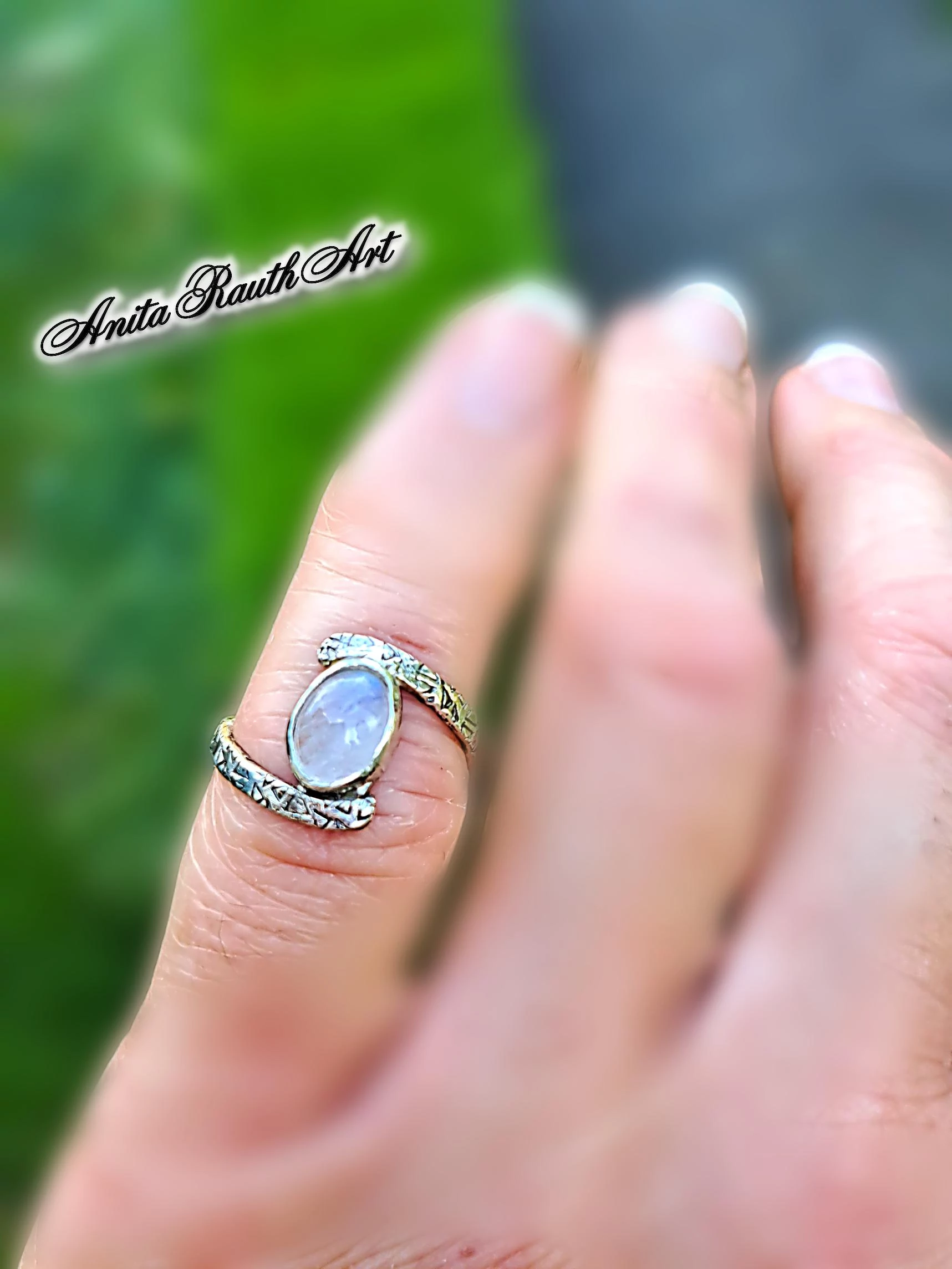 Holdköves vékony gyűrű / Thin ring with moonstone